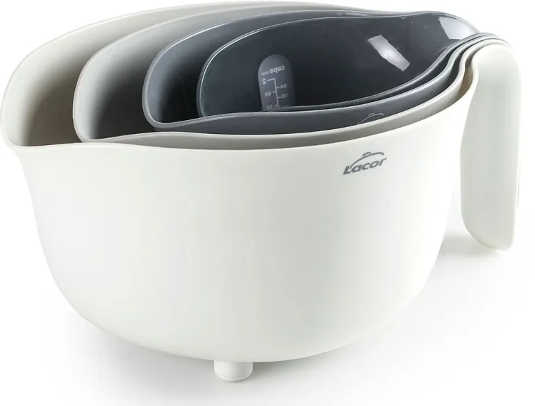 Bol, passoire et pots mesureurs ensemble 4 pièces Lacor