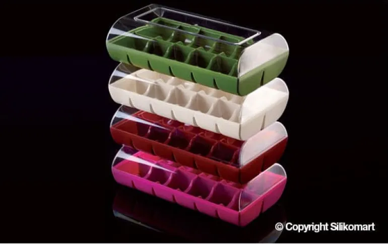 Boîte à macarons Macado fuchsia pour 12 macarons Silikomart