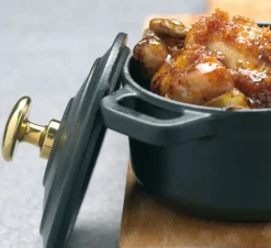 Cocotte ronde en fonte noire Ø 20 cm Le Chasseur