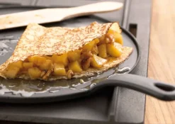 Crêpière en fonte noire + spatule + rateau Ø 30 cm Le Chasseur