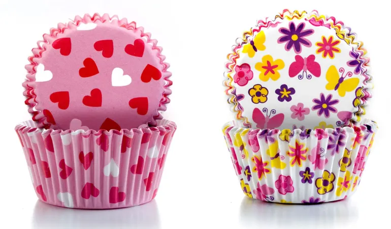 Moule à cupcakes (x 100) Coeurs et fleurs Ibili