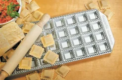 Moule à raviolis avec rouleau en bois 36 empreintes Imperia