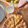 Moule à tarte cannelé perforé fond amovible Ø 24 cm De Buyer