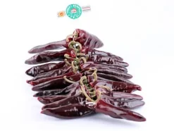 Piments d'Espelette séchés en corde Larre