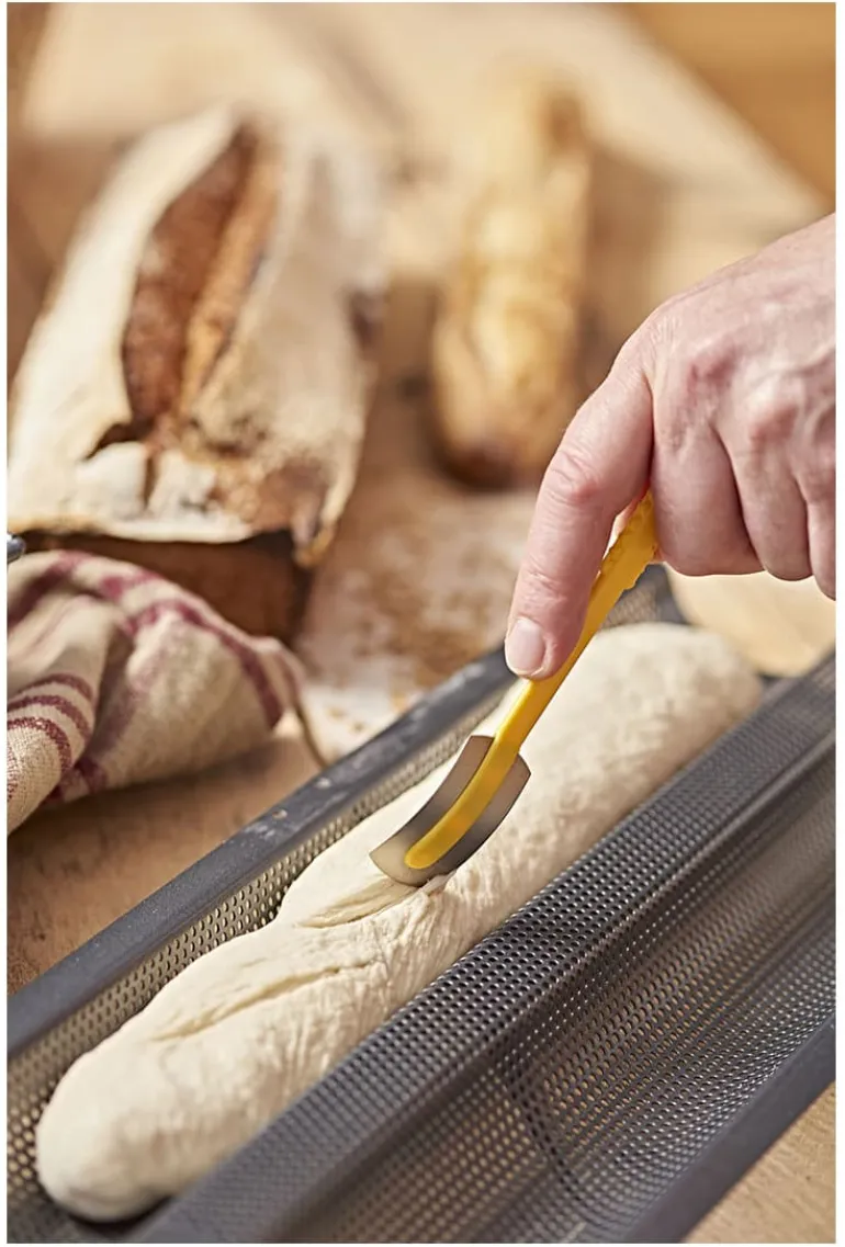 Plaque à baguette anti-adhérente perforée 37 x 16,5 cm De Buyer